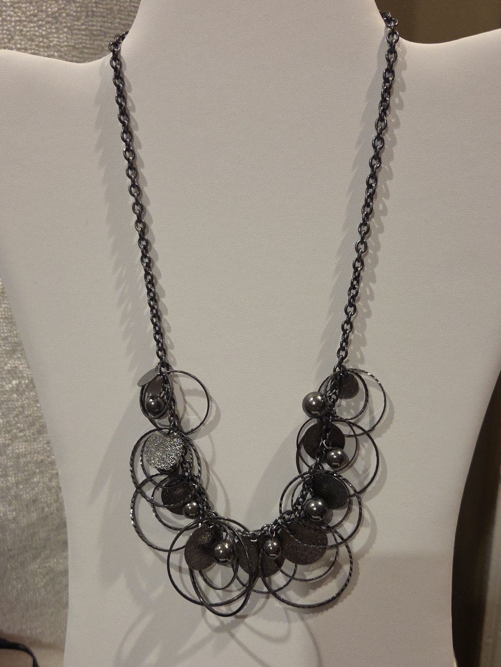 BLACK CHAIN AND RINGS WITH GUNMETAL BLACK BEADS NECKLACE